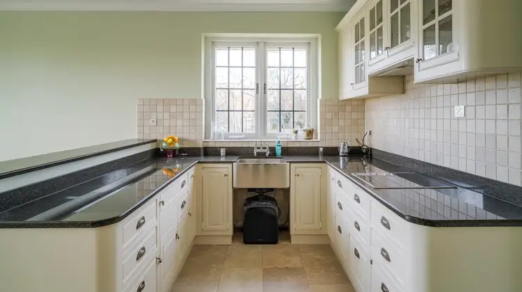Best Low Cost L-Shaped Modular Kitchen Designs: Stylish Ideas - Post Thumbnail